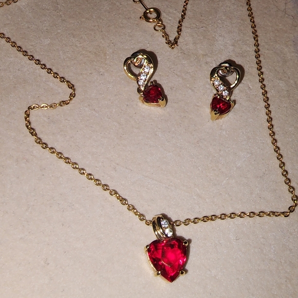Heart Ruby Set - Picture 1 of 1